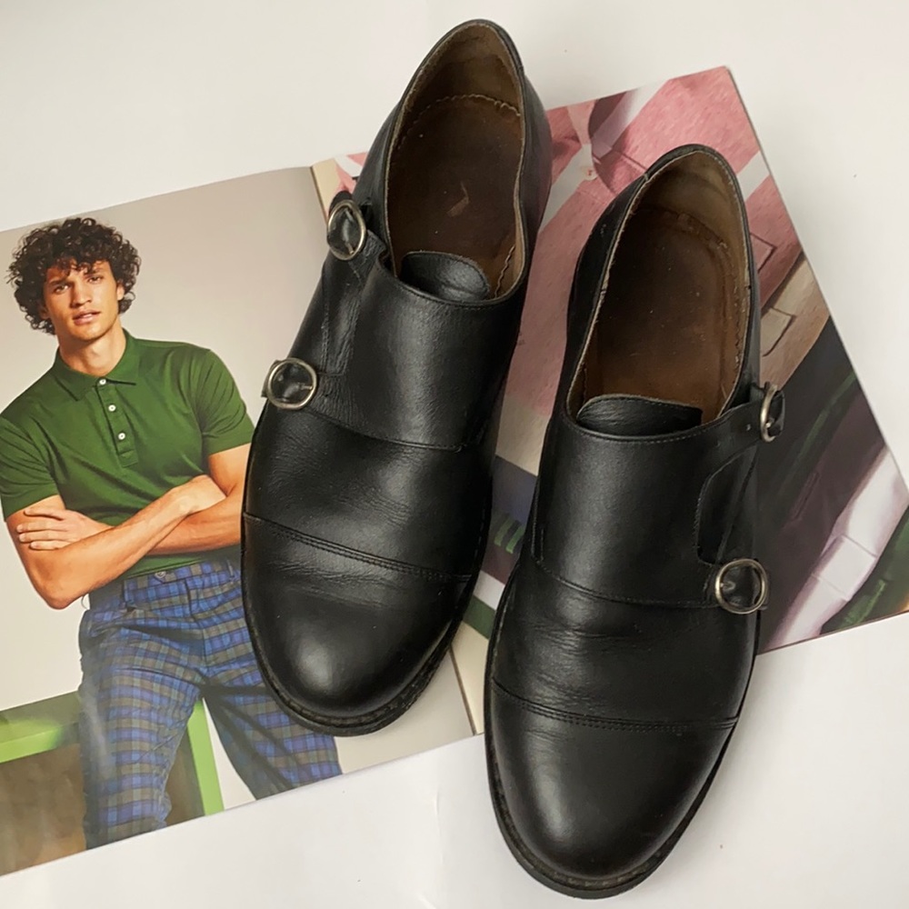 Men’s black leather loafers